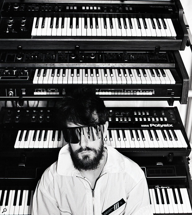 danalogue (the comet is coming)